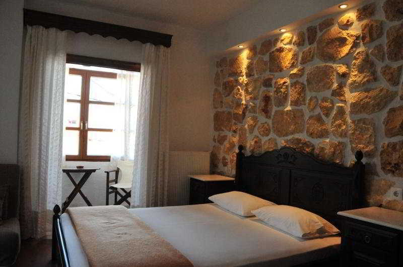 Guesthouse Papanikolaou Litochoron Bagian luar foto