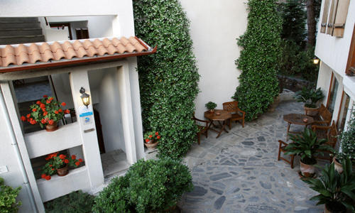 Guesthouse Papanikolaou Litochoron Bagian luar foto